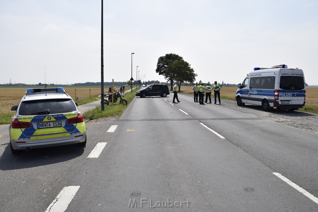 Schwerer Krad Pkw Unfall Koeln Porz Libur Liburer Landstr (Krad Fahrer nach Tagen verstorben) P096.JPG - Miklos Laubert